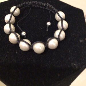 🛍2 for $40 NWOT white large pearl shamballa bracelet